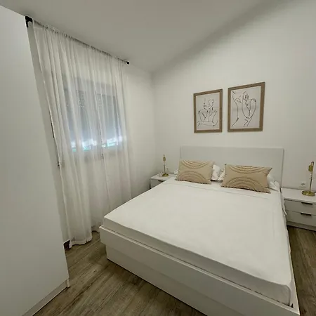 Deluxe Kate Makarska