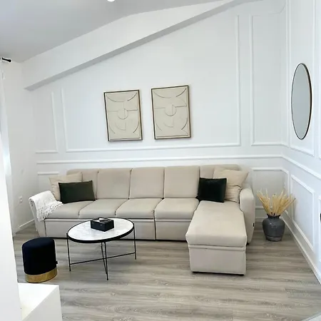 Deluxe Kate * Makarska