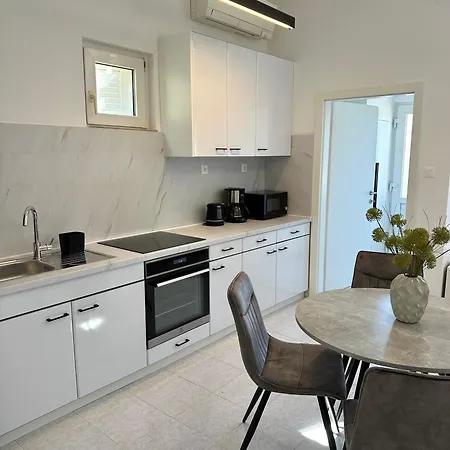 Deluxe Kate Apartment Makarska