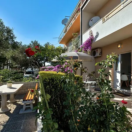 Deluxe Kate Apartment