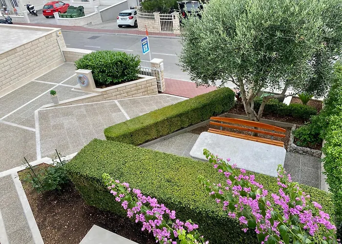 Deluxe Kate Daire Makarska