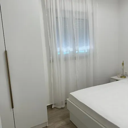 Deluxe Kate * Makarská