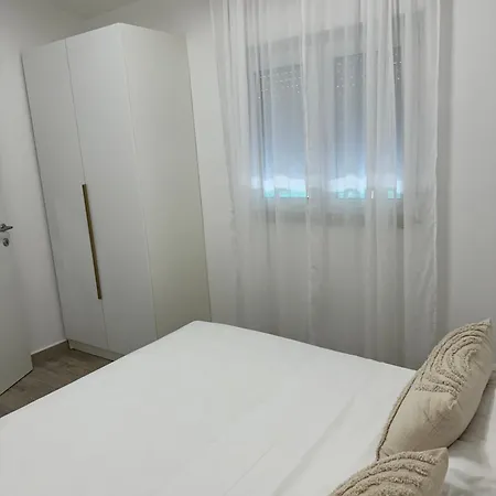 Deluxe Kate Макарська