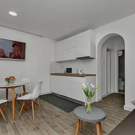 Apartment Deluxe Kate Makarska